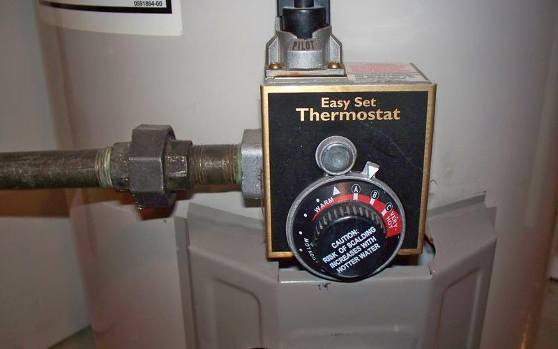 Thermostat control on a gas water heater